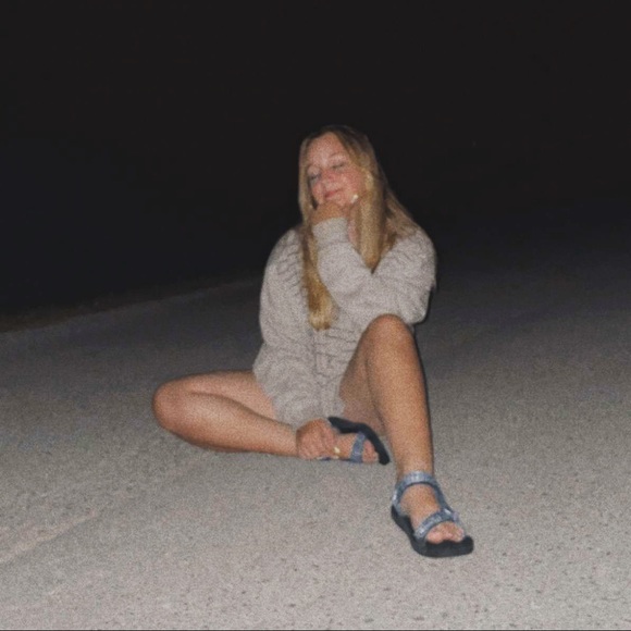 Meet your Posher, Abby - Picture 1 of 1